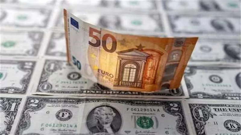 سعر الدولار واليورو اليوم الثلاثاء 15 إبريل في البنوك الحكومية والخاصة