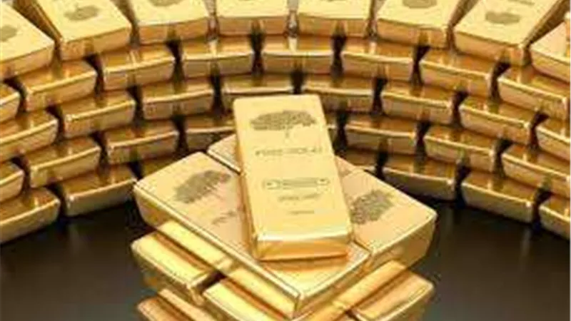 الذهب العالمي يسجل قمة تاريخية جديدة .. والأونصة تسجل 3300 دولار
