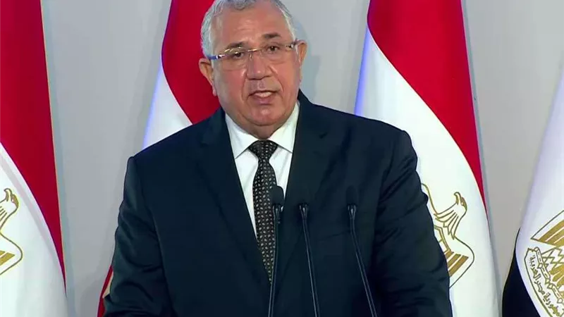 السيد القصير مهنئاً البابا تواضروس الثاني بعيد القيامة: مصر ستظل وطناً واحداً يجمع أبناءه في وحدة وتآخي