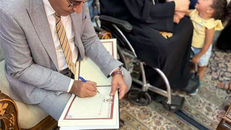 تفاصيل زيارة أمين عام الجبهة الوطنية بالفيوم للأنبا إبرام لتهنئته بعيد القيامة