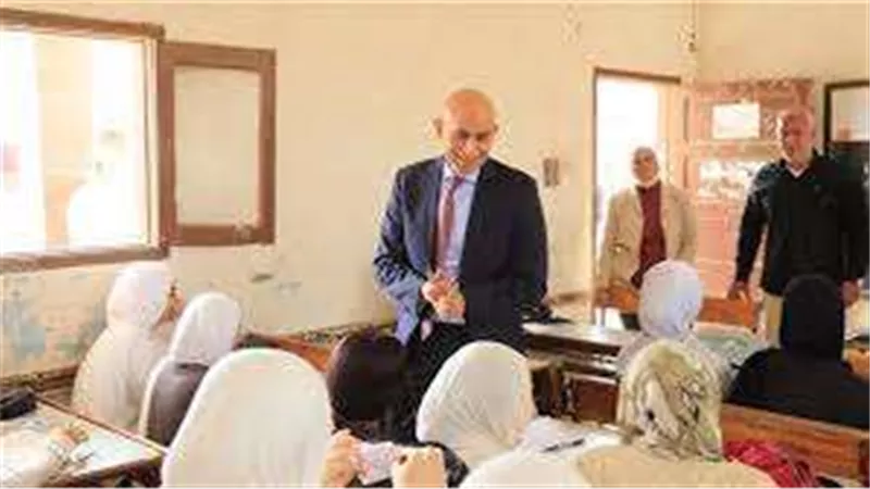 وزير التعليم يقوم بزيارة لبعض مدارس الشرقية لمتابعة سير العملية التعليمية