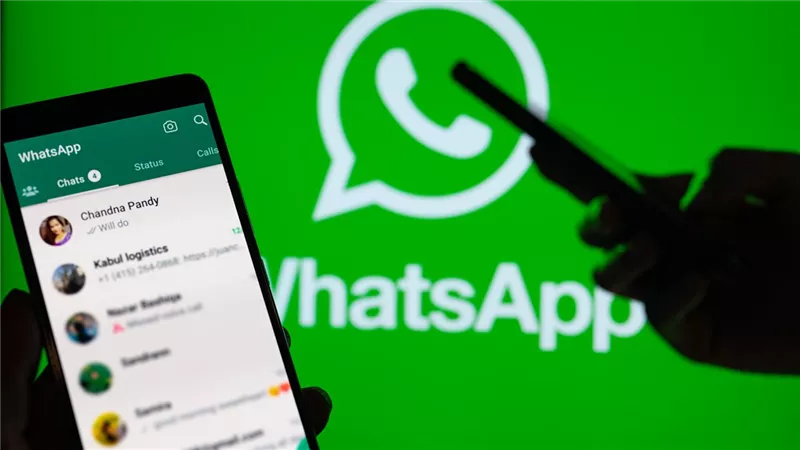 ميزة واتساب الجديدة تترجم الرسائل تلقائيًا دون إنترنت