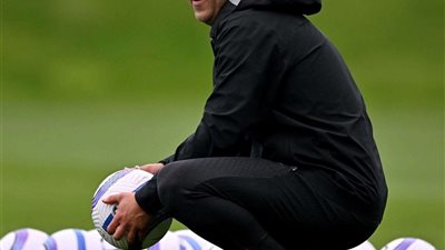 الدوري الانجليزي..ليفربول يلتقي توتنهام الليلة في مباراة حسم اللقب