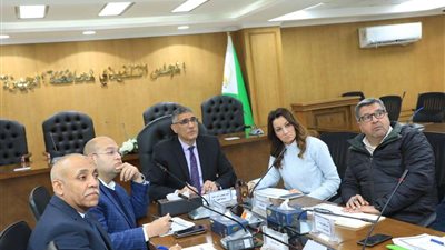 محافظ الجيزة يؤكد ضرورة التصدي لمخالفات البناء على الأراضي الزراعية