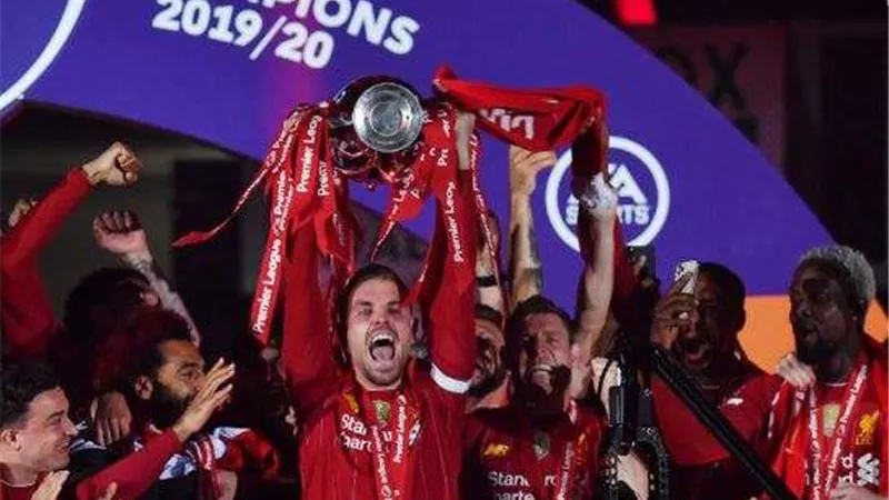 للمرة 20 في تاريخه.. ليفربول يتوج بلقب الدوري الإنجليزي بفوزه على توتنهام