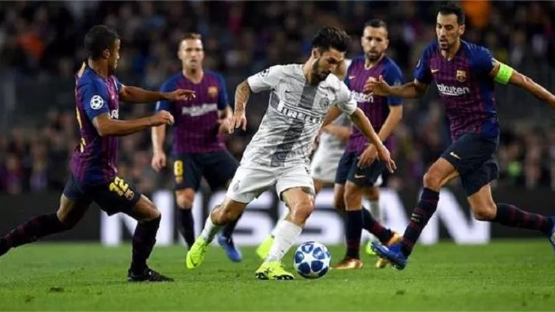 دوري أبطال أوروبا.. موعد مباراة برشلونة وإنتر ميلان والقنوات الناقلة