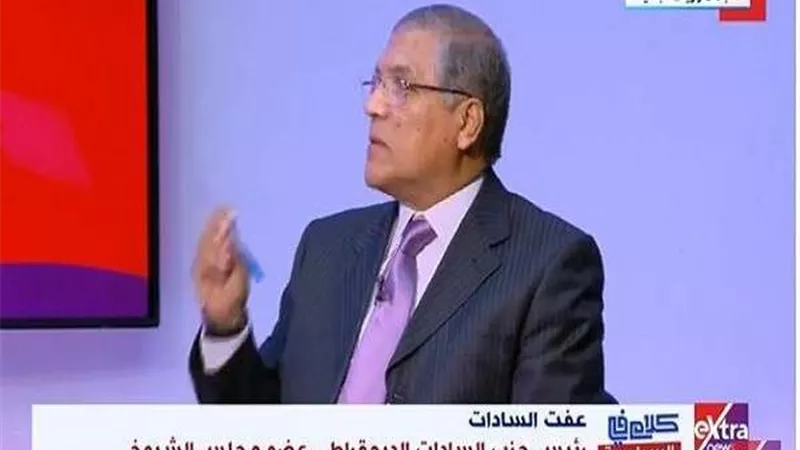 عفت السادات: العمال هم الركيزة الأساسية للتنمية الوطنية