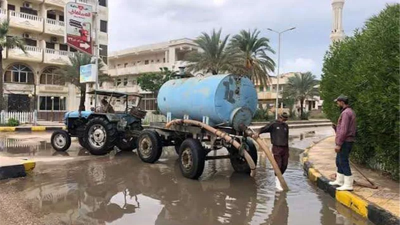 محافظ دمياط يوجه بتعظيم الاستعداد لرفع تراكمات مياه الأمطار بشوارع الروضة