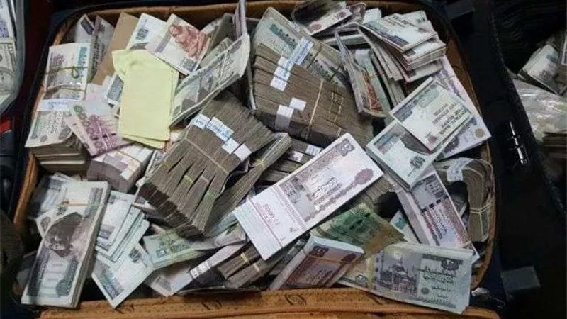 اختلاس مليون ونصف جنيه.. إحالة 3 مسؤولين بمستشفى سفاجا للمحاكمة التأديبية