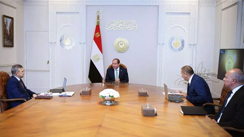 الرئيس السيسي يوجه بمواصلة تطوير الخدمات الملاحية والبحرية وفق أعلى معايير الجودة