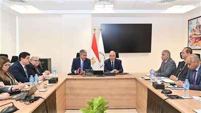 وزير السياحة والري يناقشان خطوات تسهيل إجراءات إصدار التراخيص على النيل