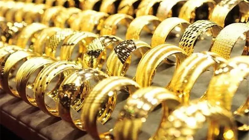 سعر الذهب عيار 21 في الأسواق اليوم الإثنين 2025