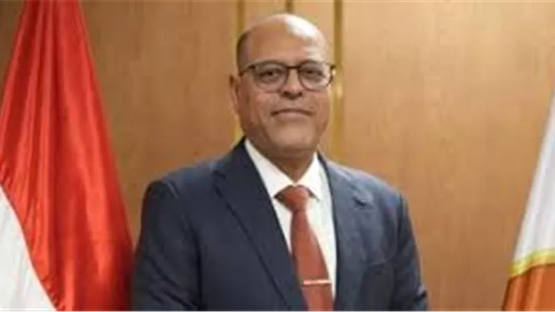 وزير العمل يتعهد بزيارة مصابي حادث انهيار مصنع المحلة ويؤكد تشديد الإجراءات على السلامة المهنية