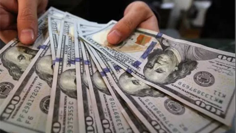 تراجع أسعار الدولار خلال ختام تعاملات اليوم.. اعرف التفاصيل