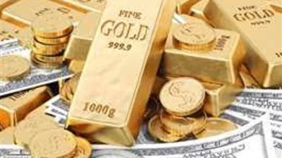 مصرفي يكشف لـ«بلدنا اليوم» عن أسباب تراجع الدولار وارتفاع الذهب