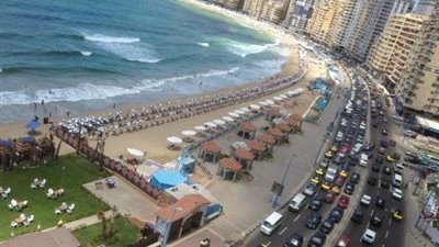 كورنيش الإسكندرية بين الاستثمار وحجب الرؤية.. من يُعيد روح البحر للبسطاء؟