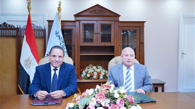 المصرية للتنمية الزراعية توقع عقد توريد الدفعة الأولى من جرارات بيلاروس
