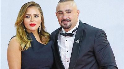 بعد زواج دام 26 عاما.. حقيقة انفصال أحمد السقا عن زوجته