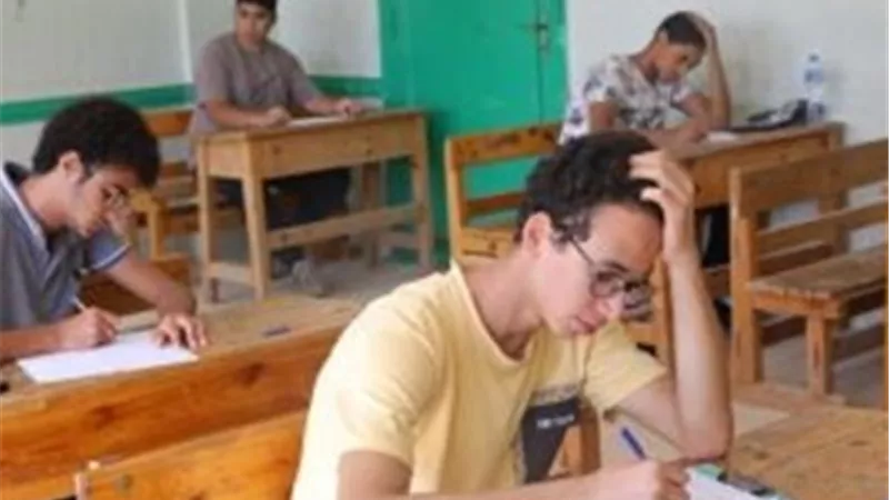 تسريب أسئلة امتحان مادة العلوم المتكاملة للصف الأول الثانوى بالقاهرة علي جروبات الغش
