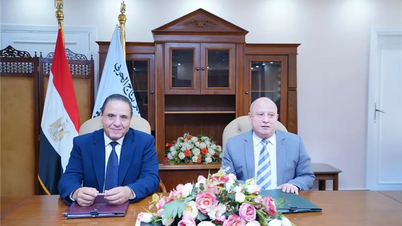 المصرية للتنمية الزراعية توقع عقد توريد الدفعة الأولى من جرارات بيلاروس