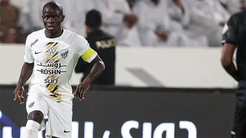 في عقر داره.. الاتحاد يحافظ على الصدارة ويقسو على الشباب بثلاثية