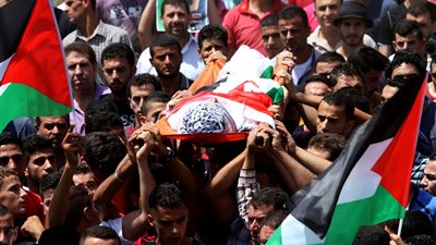 استشهاد 108 فلسطينيين بغزة بينهم 65 في مدرسة تحولت إلى ملجأ