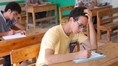  غدا.. طلاب الصف الثاني الثانوي بالقاهرة يؤدون امتحاني التاريخ والأحياء