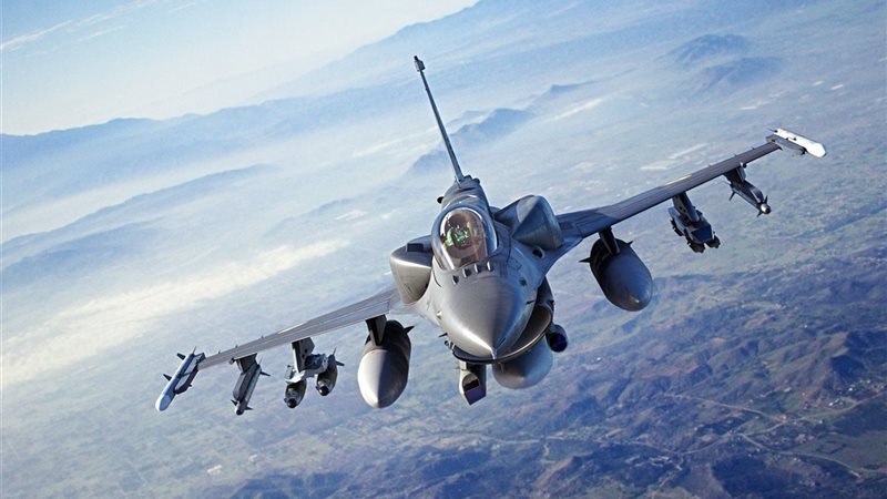 طائرة  F-16