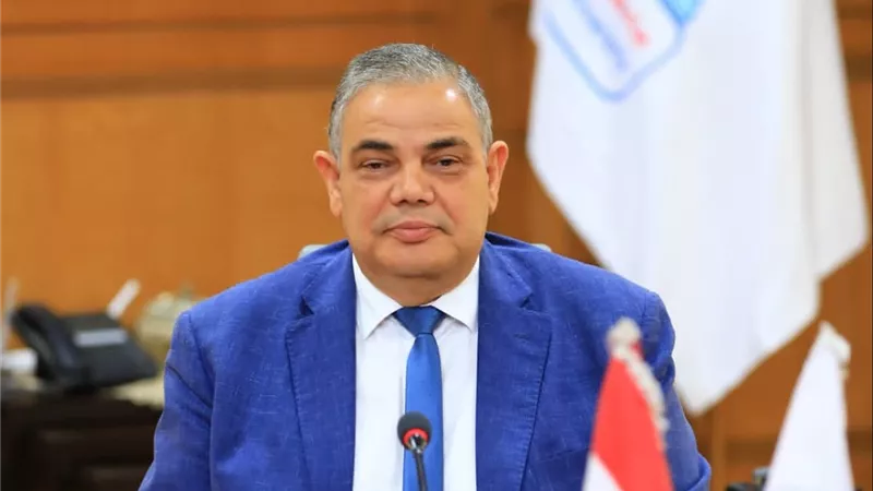 رئيس جامعة كفر الشيخ ينقاش ملفات التعليم والبحث العلمي
