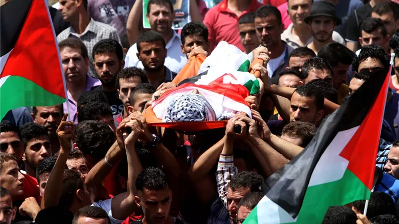 استشهاد 108 فلسطينيين بغزة بينهم 65 في مدرسة تحولت إلى ملجأ