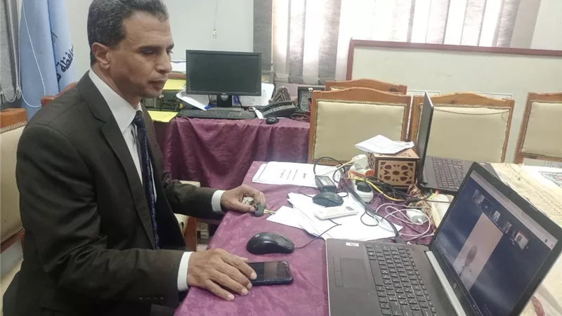 وكيل تعليم كفر الشيخ يتابع امتحانات النقل والدبلومات الفنية من غرفة العمليات