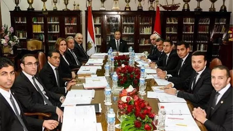 قرار مفاجئ من الأهلي بشأن ثلاثي الفريق.. تفاصيل  