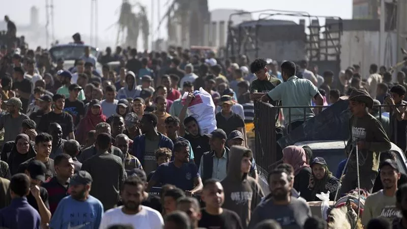 الاحتلال يفتح النيران خلال عمليات توزيع المساعدات على الفلسطينيين