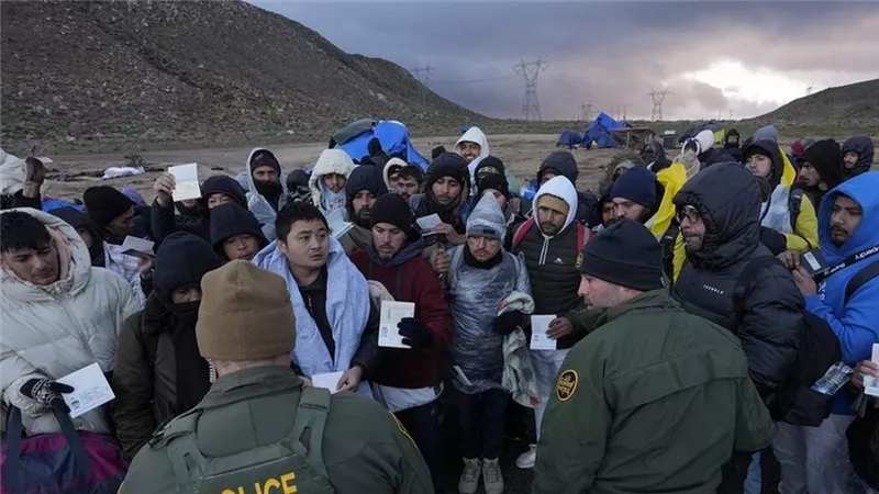 من بينها ليبيا.. إدارة ترامب تلجأ للمحكمة العليا لترحيل المهاجرين لدول ثالثة