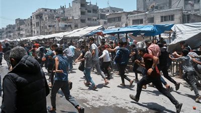 استشهاد 3 فلسطينيين وإصابة 35 آخرين قرب مركز إغاثة في غزة