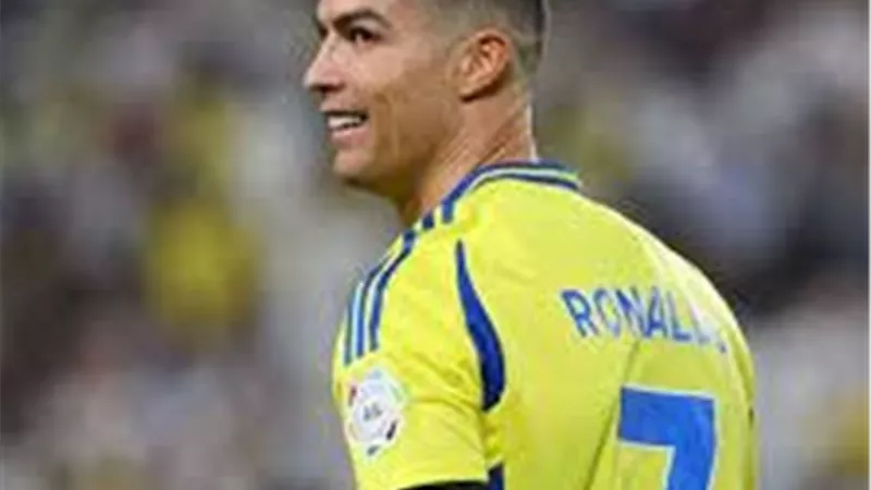 رسميًا.. كريستيانو رونالدو يجدد عقده مع النصر السعودي