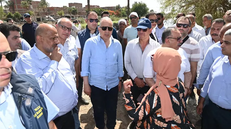 لتقديم خدمة متميزة للفلاحين.. وزير الري يوجه بتطهير ترعتي المعنى والسنط بأسيوط