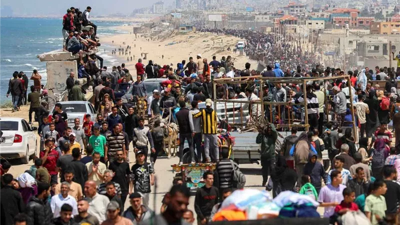غزة تُعاني من جريمة حرب جديدة.. 50 شهيد لاستهداف الاحتلال مراكز المساعدات