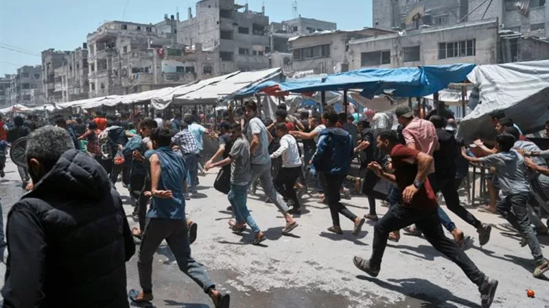 استشهاد 3 فلسطينيين وإصابة 35 آخرين قرب مركز إغاثة في غزة