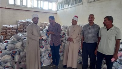 بشائر الخير.. الأوقاف توزع 2000 شنطة غذائية في كفر الشيخ