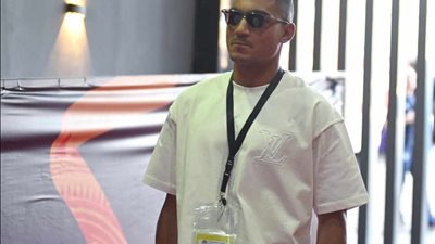 مصطفى محمد يصل استاد القاهرة لمؤازرة الزمالك أمام بيراميدز بنهائي كأس مصر