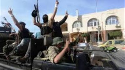 اشتباكات مسلحة في صبراتة الليبية تخلف قتلى وتتسبب في إلغاء صلاة العيد