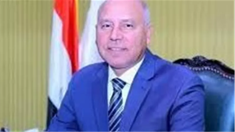 كامل الوزير يتفقد خطوط الإنتاج بمصنع شركة بافاريا مصر بجسر السويس
