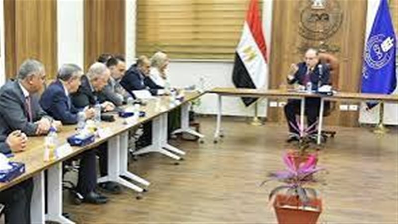 اجتماعاً مع ممثلي