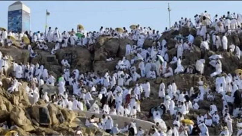 وزارة الحج السعودية تُحذّر الحجاج: لا تغادروا عرفات حتى الرابعة
