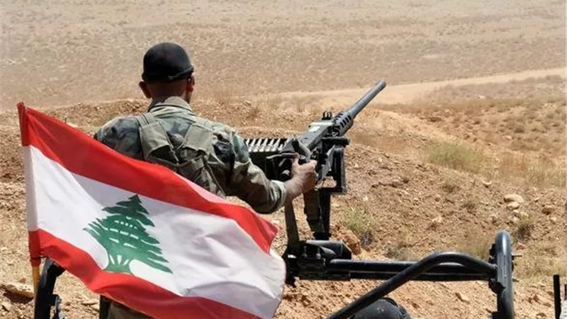 الجيش اللبناني يوضح إجراءاته الحدودية وينفي اتهامات الإجبار على العبور