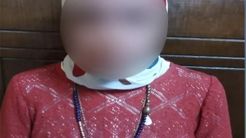 «كان بيجري على أكل عيشه».. حكاية سقوط سيدة صدمت عامل في المقطم
