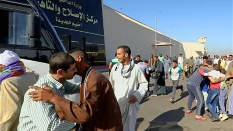 الداخلية تنفذ قرارا جمهوريا بالعفو عن 2215 نزيلاً في عيد الأضحى