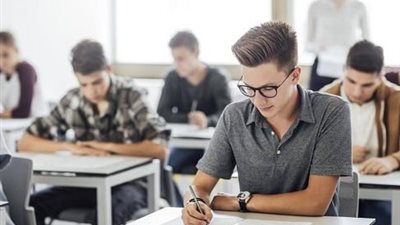  امتحانات الثانوية العامة 2025 تنطلق غدًا.. جدول المواد ونصائح مهمة للطلاب
