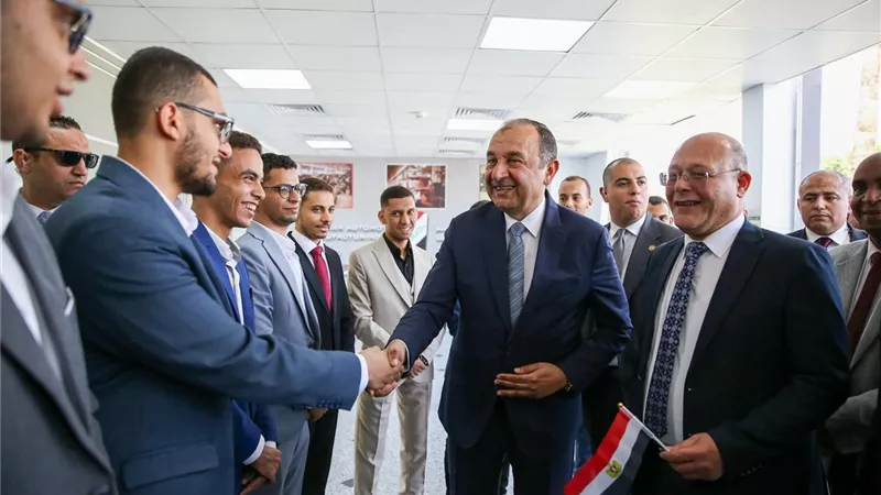 وزير قطاع الأعمال: مصنع إنتاج أتوبيسات النصر أحد رموز الصناعة الوطنية